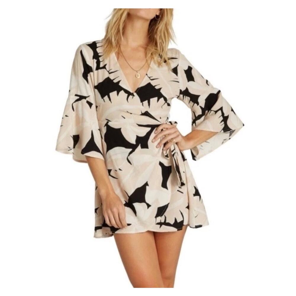 Billabong Divine Day Boho Bell Sleeve Wrap Dress - Medium